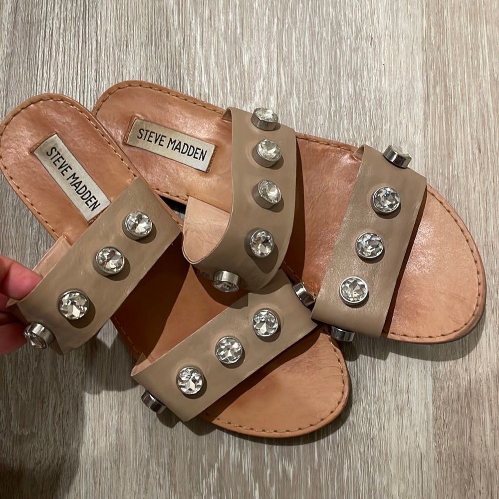 Cute sandal with rhinestones. Can be dressed up or down!